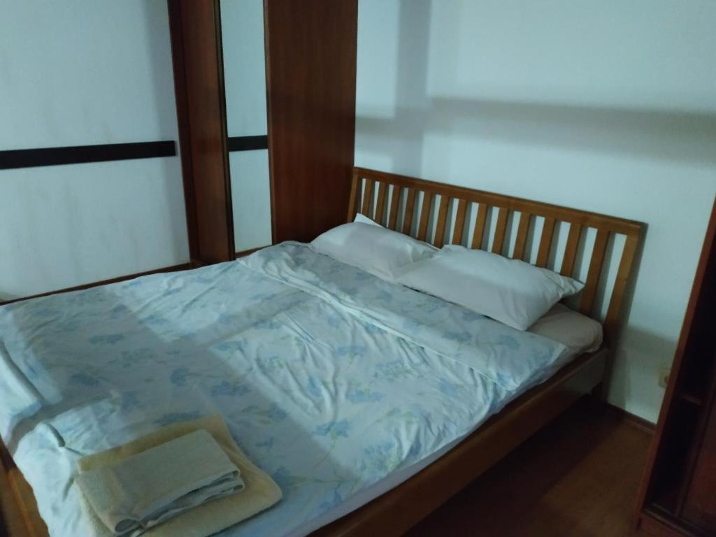 Nice Apartment Near Gulliver Kiev Exterior foto
